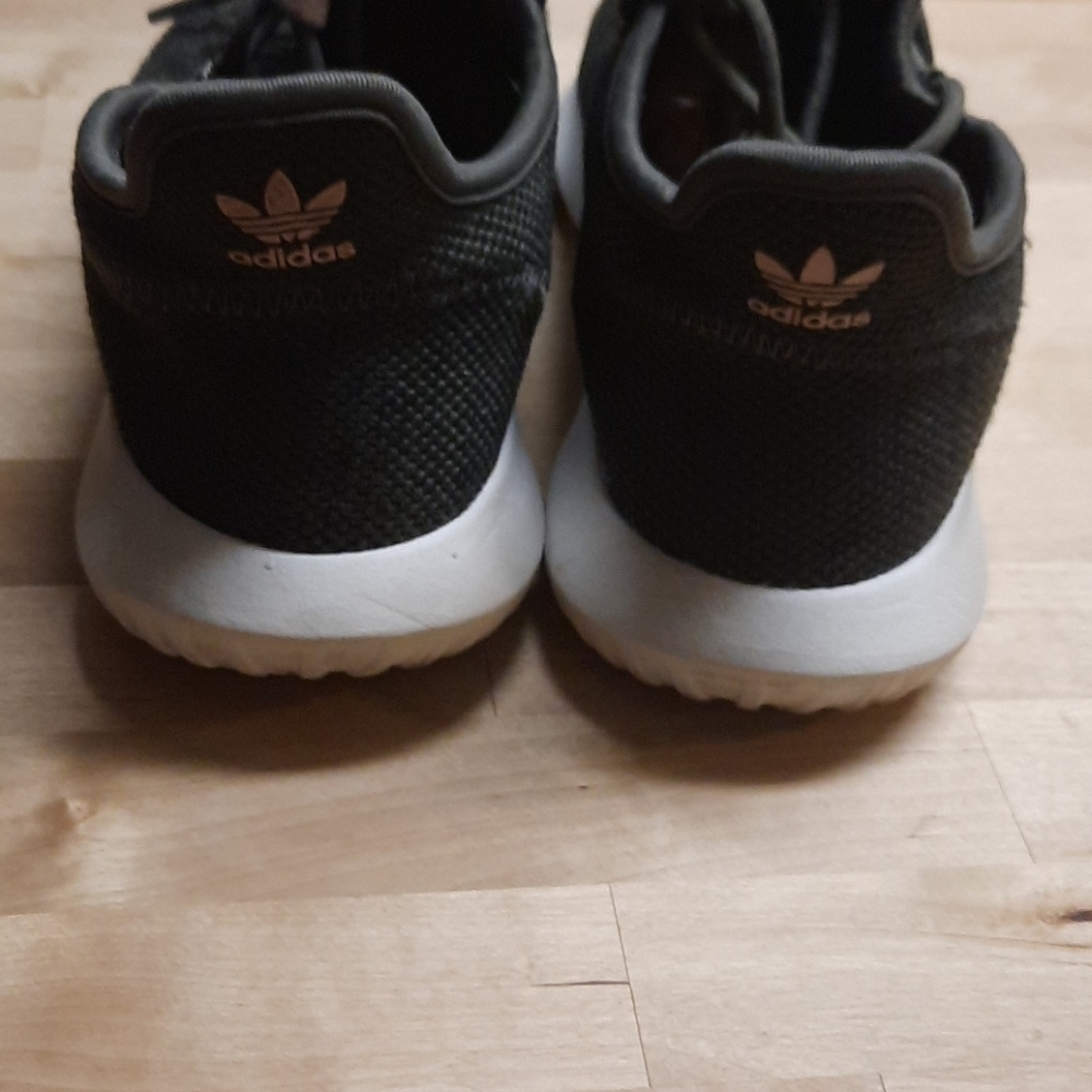 Adidas - Picture 5 of 5